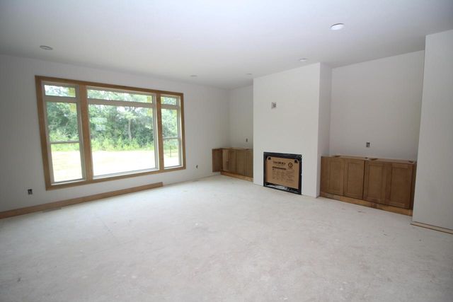 1302 W Kiddle LANE, Union Grove, WI 53182