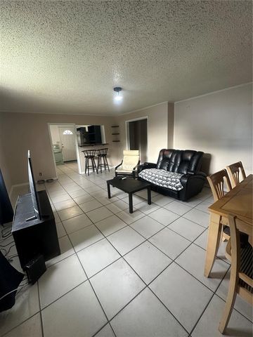 3923 W FLORA STREET, Tampa, FL 33614