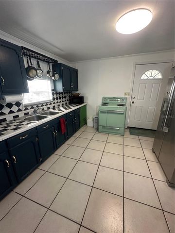 3923 W FLORA STREET, Tampa, FL 33614