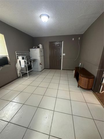 3923 W FLORA STREET, Tampa, FL 33614