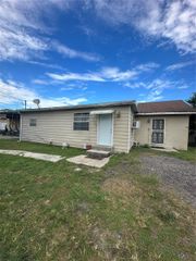 3923 W FLORA STREET, Tampa, FL 33614