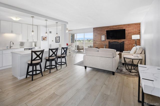 2 Adams 905, Denver, CO 80206