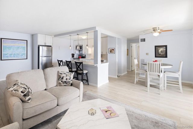 2 Adams 905, Denver, CO 80206