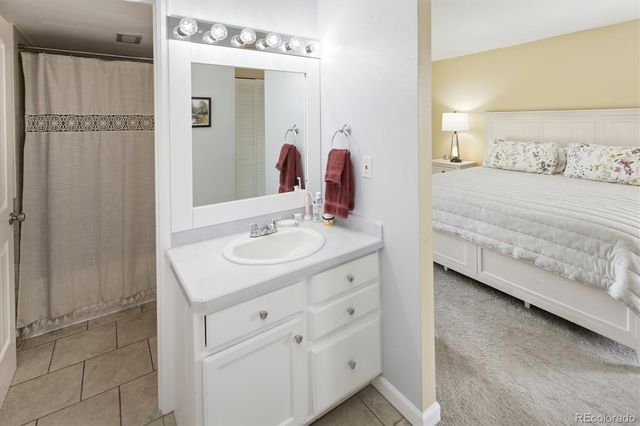 2 Adams 905, Denver, CO 80206