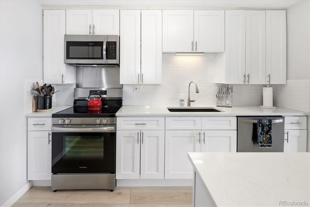 2 Adams 905, Denver, CO 80206