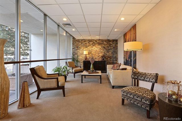 2 Adams 905, Denver, CO 80206