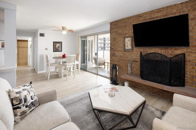 2 Adams 905, Denver, CO 80206