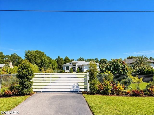 2469 29th AVE NE, Naples, FL 34120
