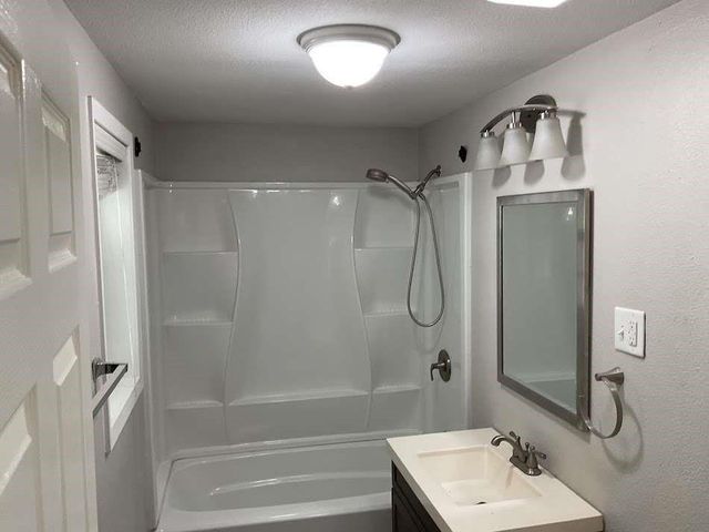 220 3rd Street, Brazoria, TX 77422