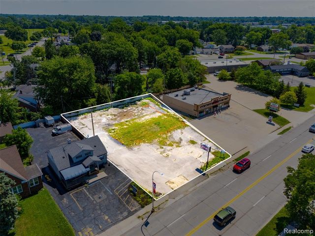 32660 Utica Road, Fraser, MI 48026