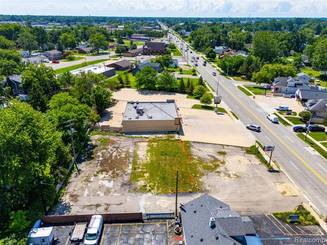 32660 Utica Road, Fraser, MI 48026