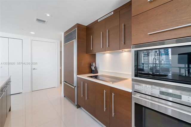 475 Brickell Ave 4315, Miami, FL 33131