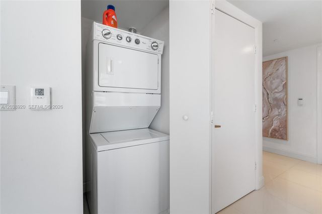 475 Brickell Ave 4315, Miami, FL 33131