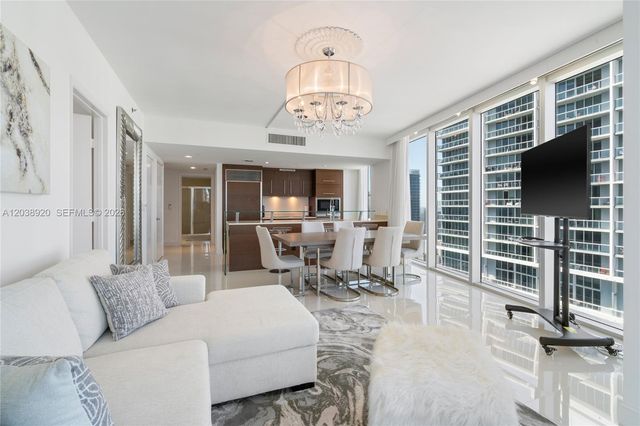 475 Brickell Ave 4315, Miami, FL 33131