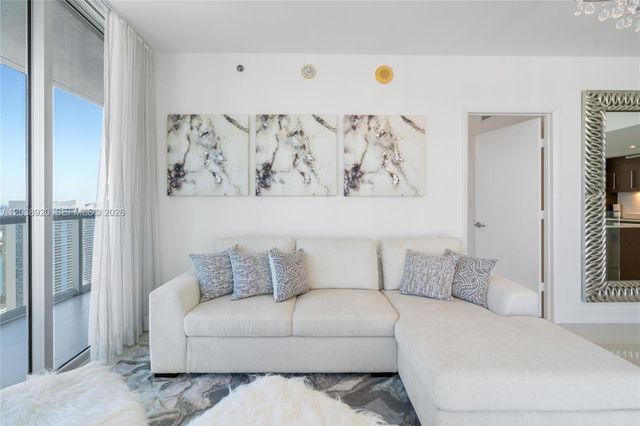 475 Brickell Ave 4315, Miami, FL 33131