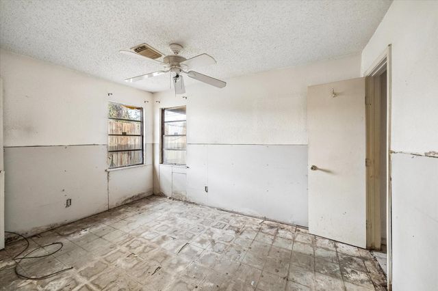 5930 Guadalupe Street, Houston, TX 77016