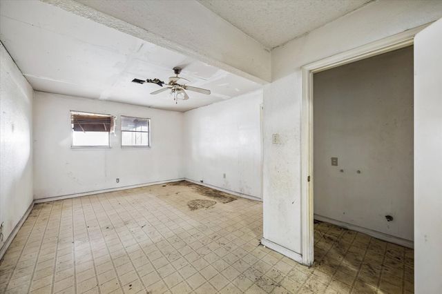 5930 Guadalupe Street, Houston, TX 77016