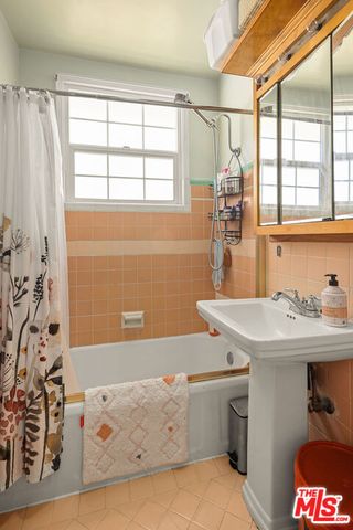 6732 W 86th Place, Los Angeles, CA 90045