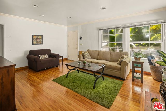 6732 W 86th Place, Los Angeles, CA 90045