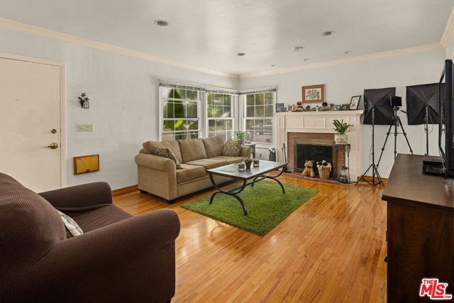 6732 W 86th Place, Los Angeles, CA 90045