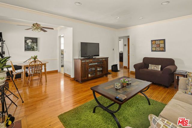 6732 W 86th Place, Los Angeles, CA 90045