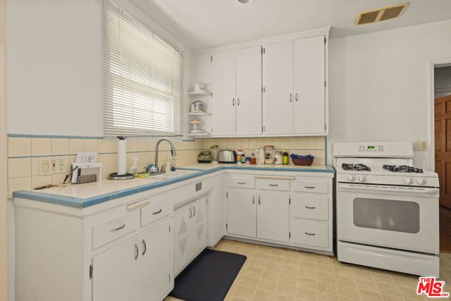 6732 W 86th Place, Los Angeles, CA 90045