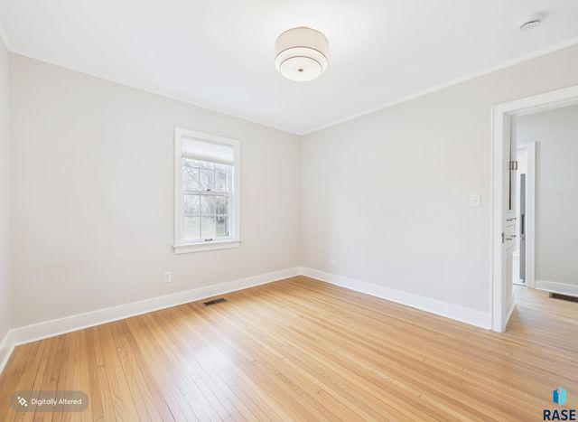 613 E 20th St Street, Sioux Falls, SD 57105