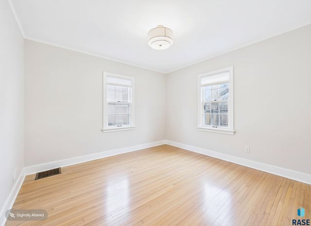 613 E 20th St Street, Sioux Falls, SD 57105