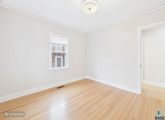 613 E 20th St Street, Sioux Falls, SD 57105