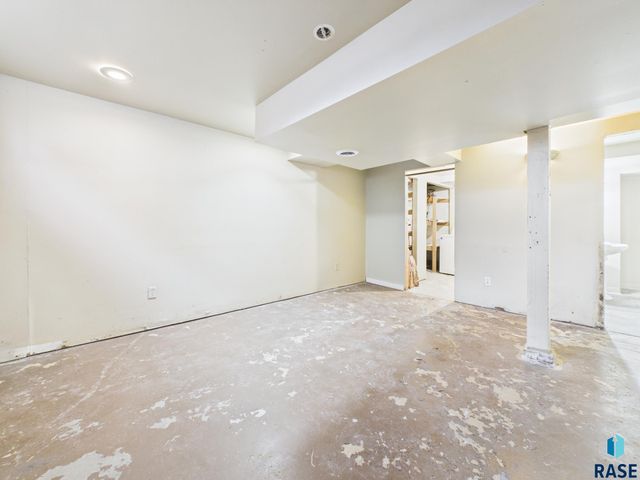 613 E 20th St Street, Sioux Falls, SD 57105