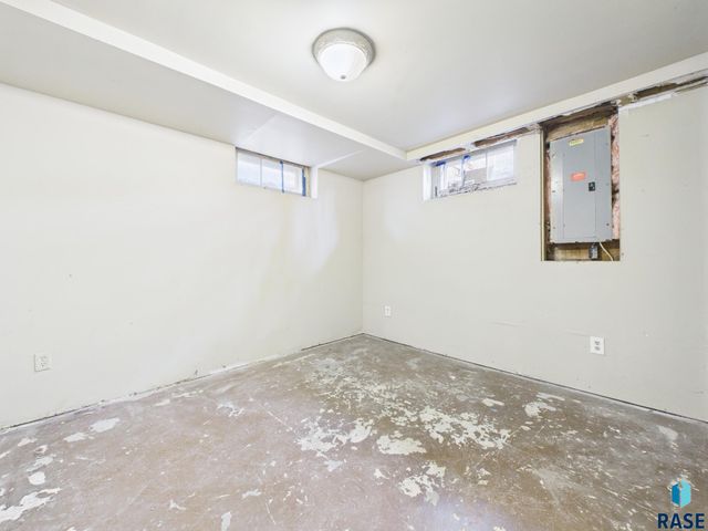 613 E 20th St Street, Sioux Falls, SD 57105