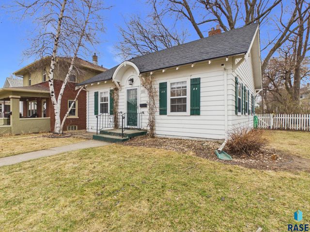 613 E 20th St Street, Sioux Falls, SD 57105