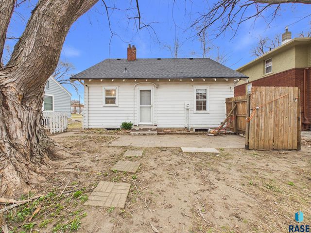 613 E 20th St Street, Sioux Falls, SD 57105