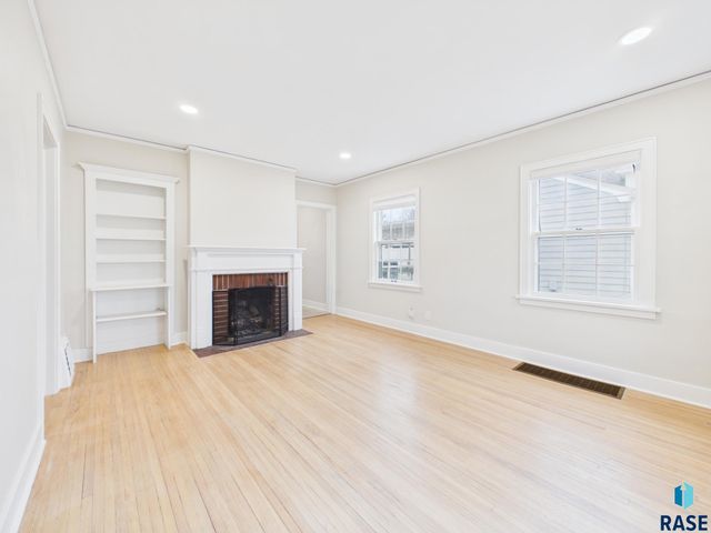 613 E 20th St Street, Sioux Falls, SD 57105