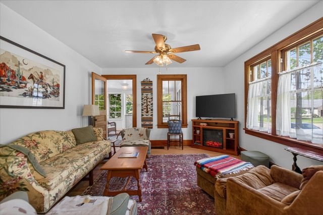 1007 W Detroit Street, New Buffalo City, MI 49117