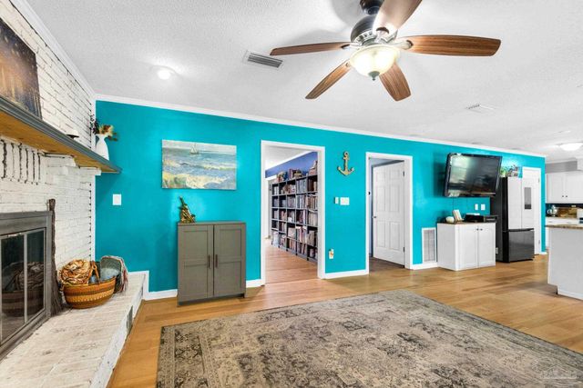 9012 Woodrun Rd, Pensacola, FL 32514