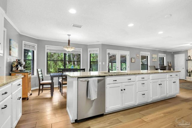 9012 Woodrun Rd, Pensacola, FL 32514