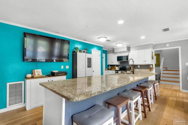 9012 Woodrun Rd, Pensacola, FL 32514