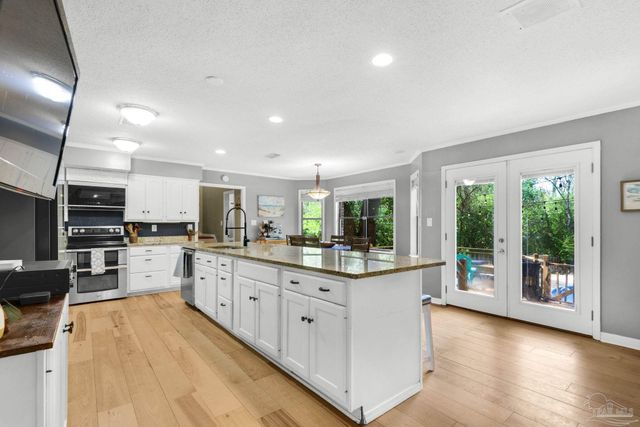 9012 Woodrun Rd, Pensacola, FL 32514