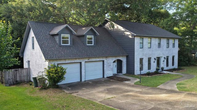 9012 Woodrun Rd, Pensacola, FL 32514