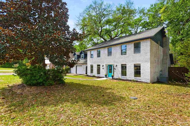 9012 Woodrun Rd, Pensacola, FL 32514