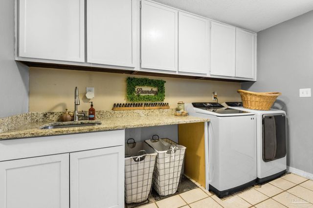 9012 Woodrun Rd, Pensacola, FL 32514