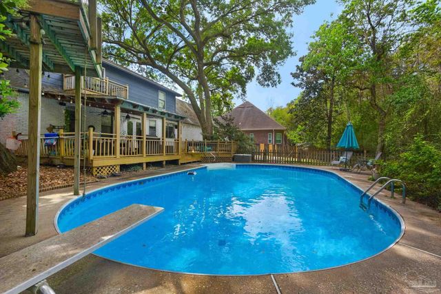 9012 Woodrun Rd, Pensacola, FL 32514