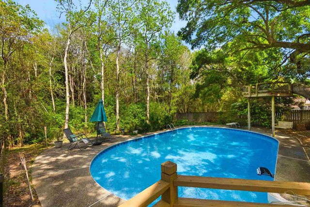 9012 Woodrun Rd, Pensacola, FL 32514