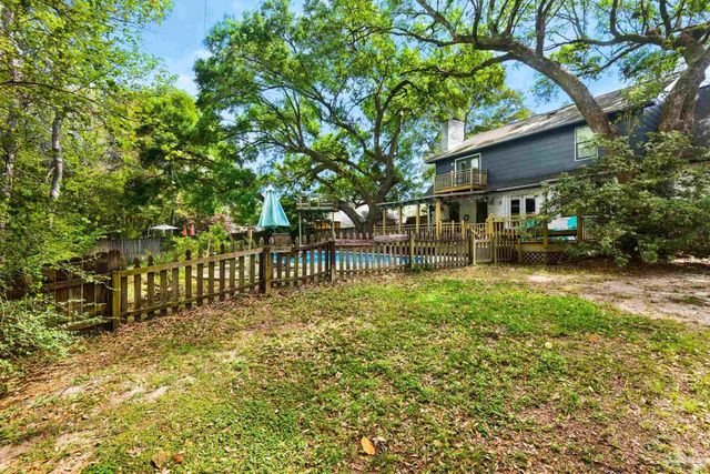 9012 Woodrun Rd, Pensacola, FL 32514