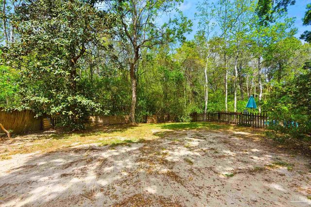 9012 Woodrun Rd, Pensacola, FL 32514