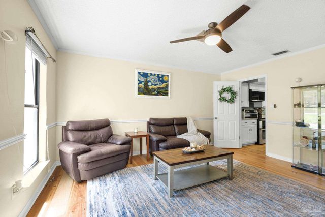 9012 Woodrun Rd, Pensacola, FL 32514