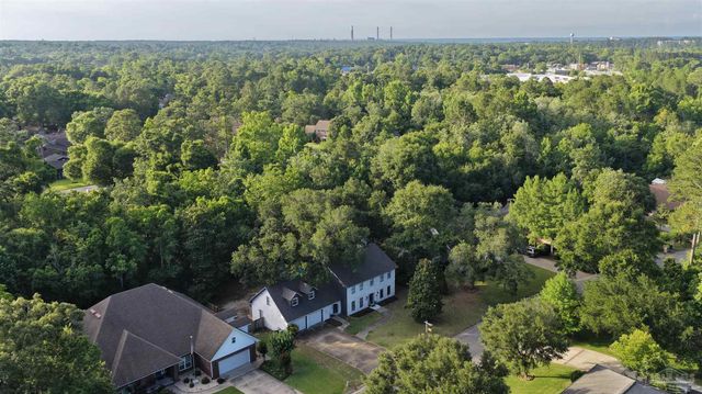 9012 Woodrun Rd, Pensacola, FL 32514