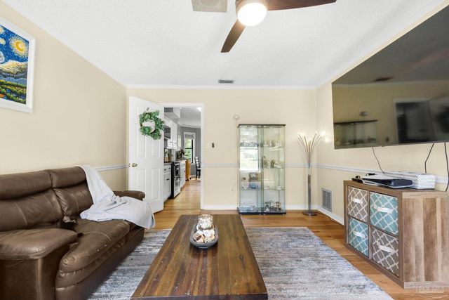 9012 Woodrun Rd, Pensacola, FL 32514