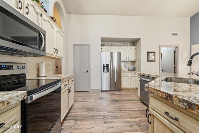 546 S 26TH Street, Mesa, AZ 85204